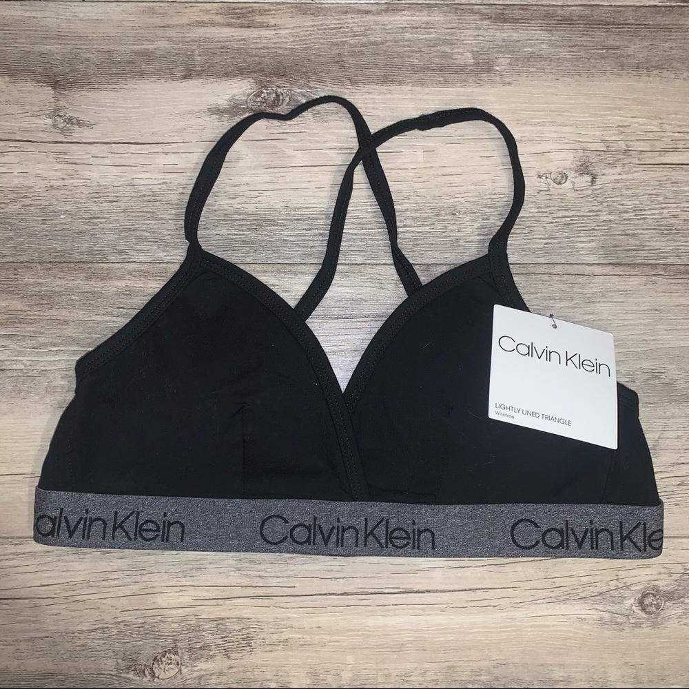✨ NWT ✨ Calvin Klein Triangle Bra Black